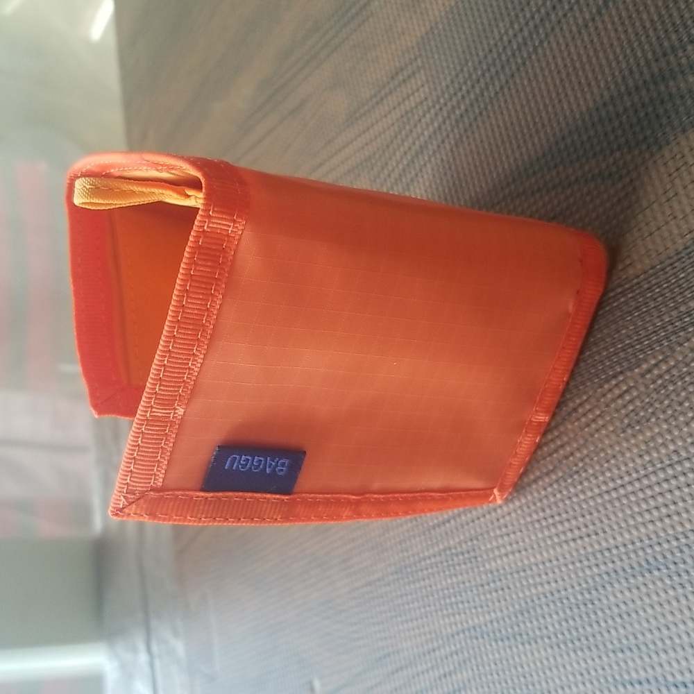 Brand New BAGGU Nylon Wallet Orange